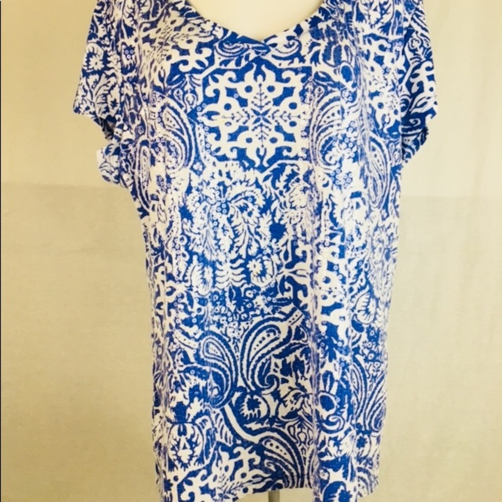 Woman’s sequin top Size 2X.